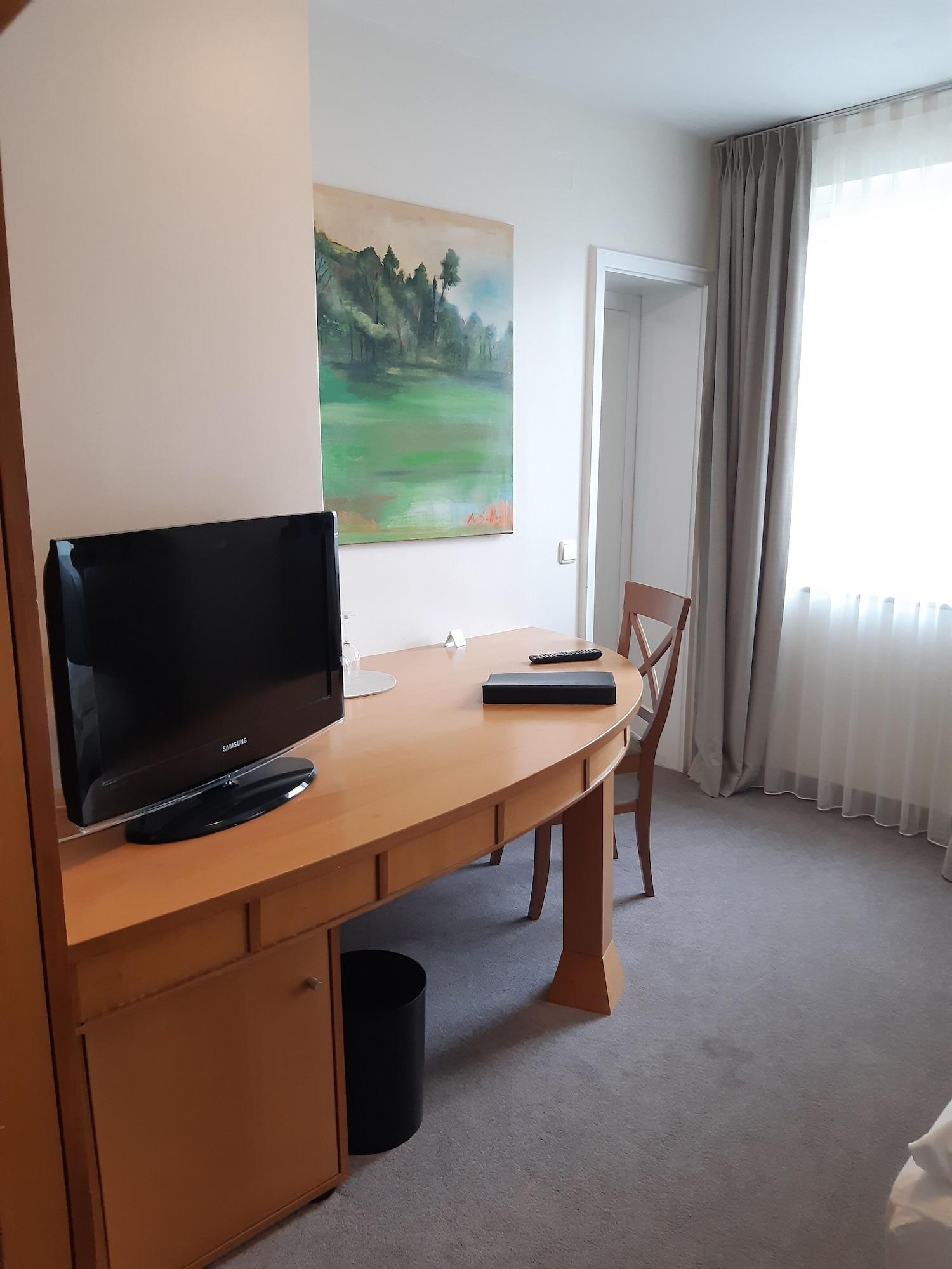Parkhotel Schmid Адельсрид Экстерьер фото